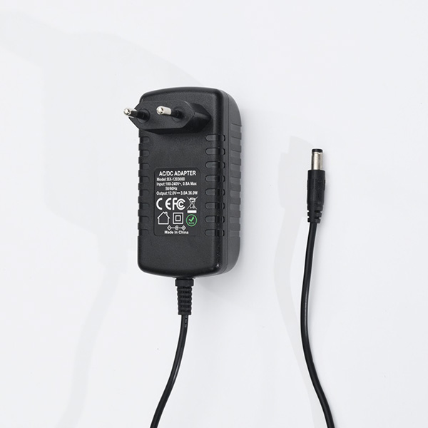 36W Multi-Voltage AC-DC Power Adapter Introduction
